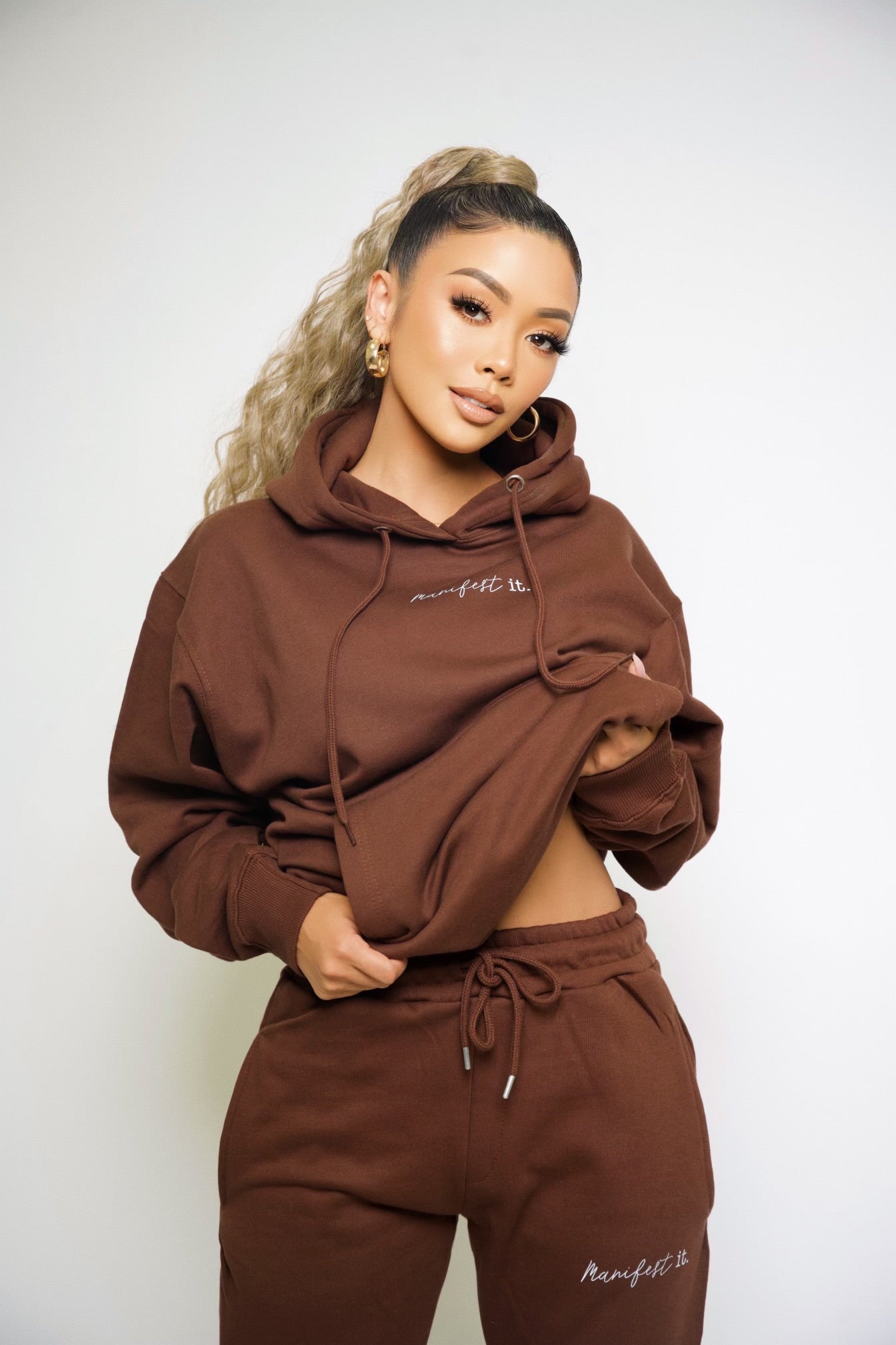 LIMITED MANIFEST HOODIE CHOCOLATE